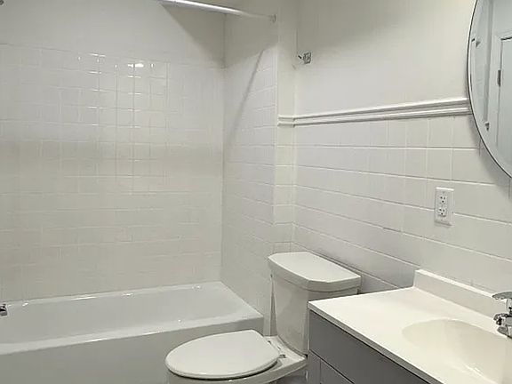 4th image of 203 S George St