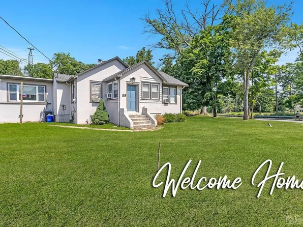 78 School St, Piscataway, NJ 08854