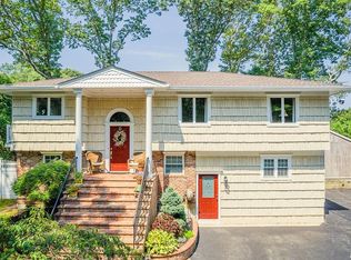 6 Wyandanch Blvd, Smithtown, NY 11787