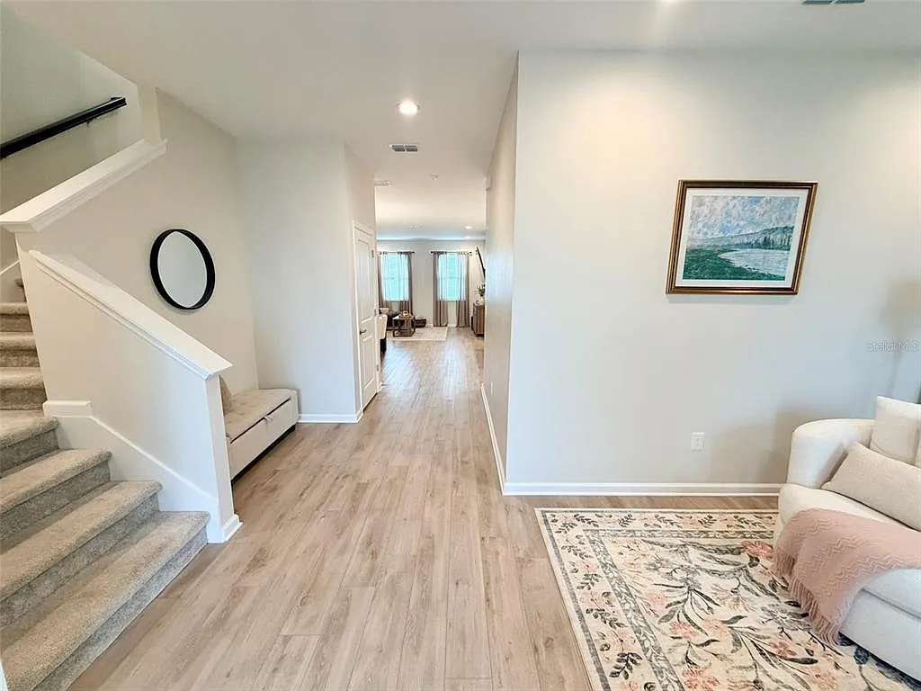 3 bed, 2.5 bath, 2062 sqft, $2,595 — Photo 4