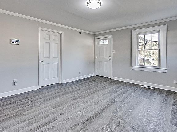 5th image of 1204 E Webb Ave