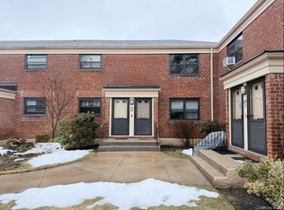 21909 74th Avenue #446B2, Oakland Gardens, NY 11364
