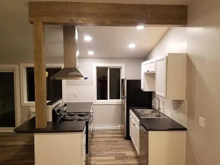 220 Main St — Photo 11
