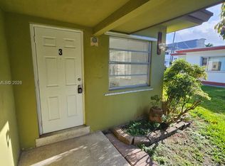 808 NE 10th St Unit 3, Hallandale, FL 33009