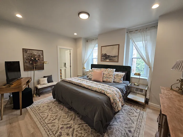 700 N Taylor Ave #2 — Photo 37