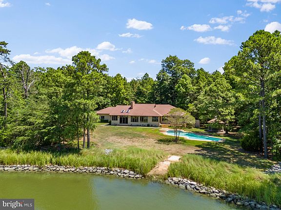 2nd image of 130 Tanners Point Dr