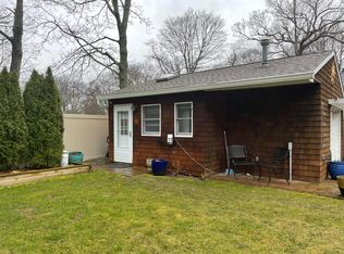 32 Smith St, Blue Point, NY 11715