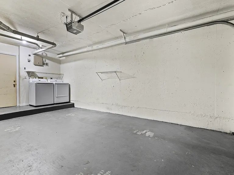 300 Crestwood Ct N #302 — Photo 18