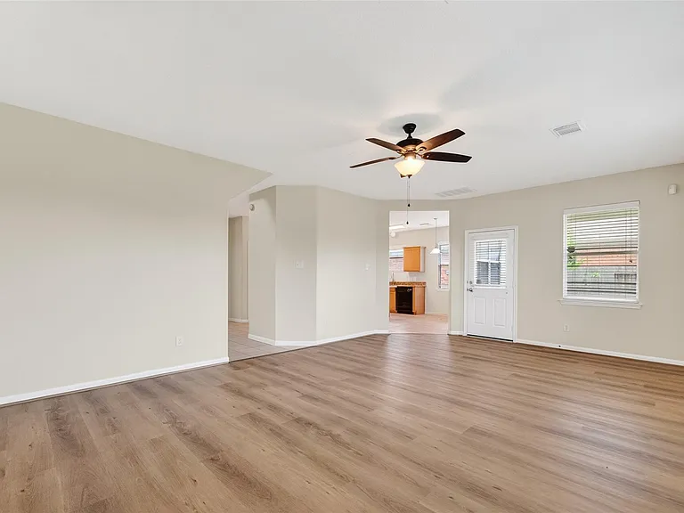 16119 Gavin Ln — Photo 19