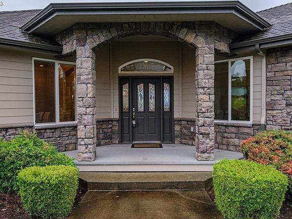 2nd image of 4921 Shadow Hills Dr SE