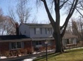 6815 Castle Dr, Bloomfield Hills, MI 48301