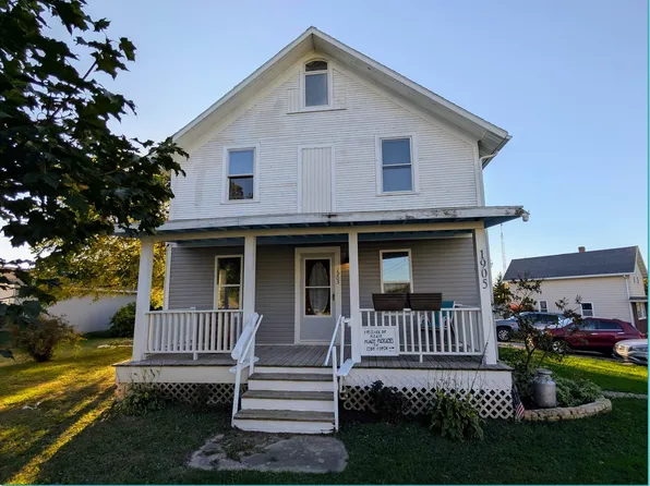 1905 Clark Dr, New Holstein, WI 53061