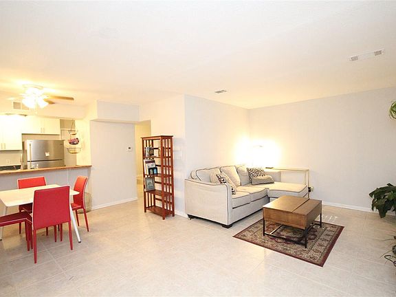 4th image of 1370 Pinnacle Dr #A