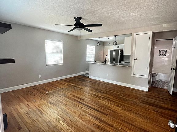 3rd image of 2235 15th Ave N