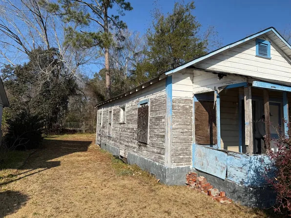 604 Lodge St, Marion, SC 29571