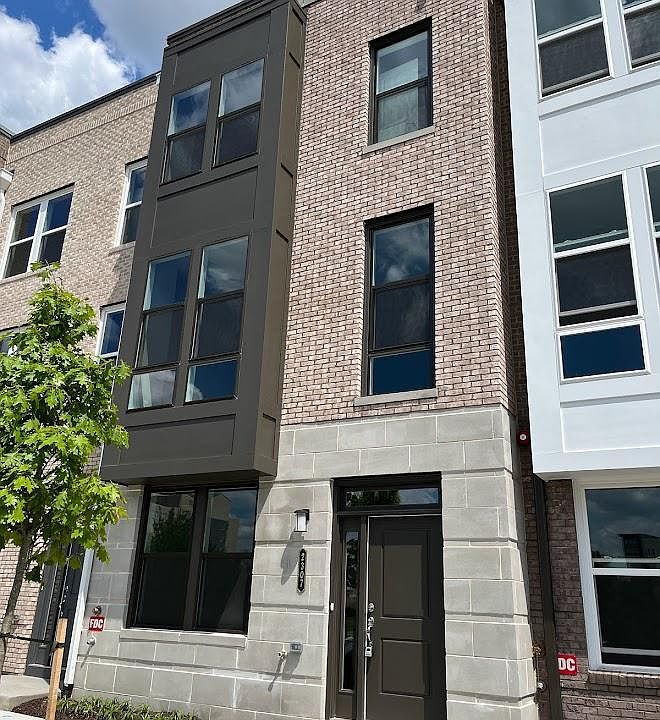 1st image of 2307 Lee Farnum St
