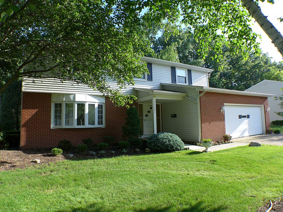 1st image of 32681 Surrey Ln