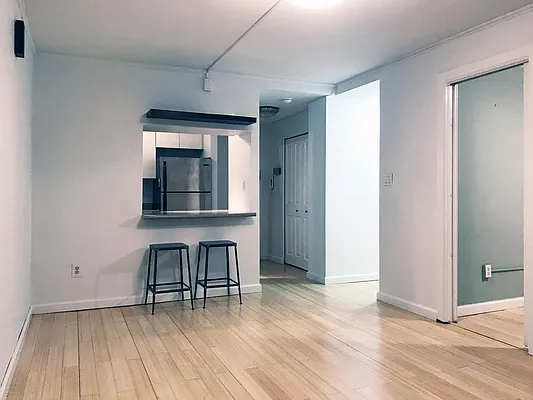 Rented by CBRE INC | media 31