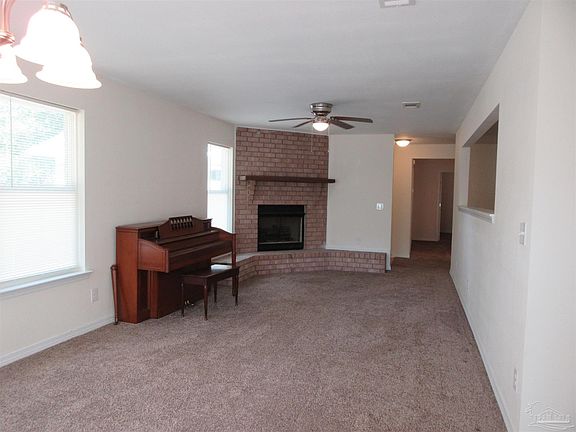 3rd image of 4379 Carlton Dr