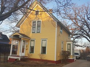 223 Henry St, Elgin, IL 60120