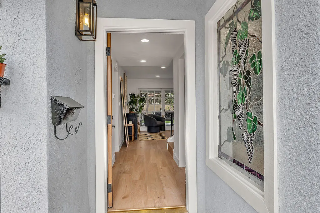 5 bed, 1803 sqft, $5,600 — Photo 3