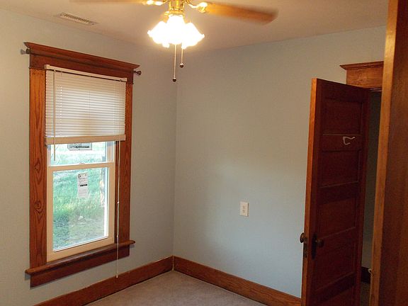 4th image of 106 Cedar Dr