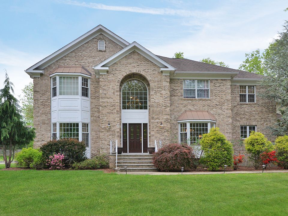 1st image of 10 Hasemann Ct