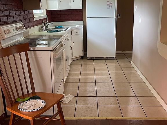 4th image of 6522 Lockwood Ln