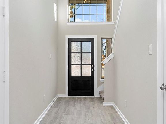 5th image of 611 Pecan Hickory Ct