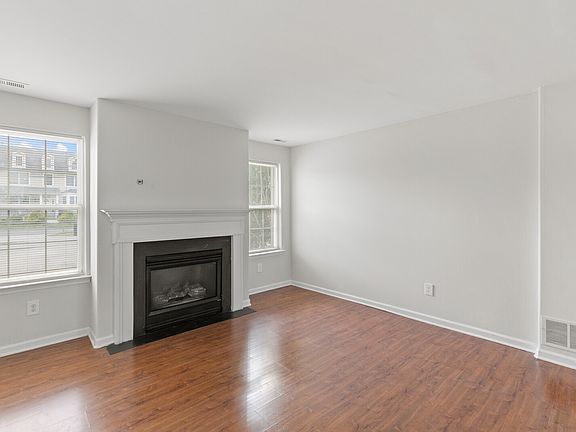3rd image of 507 S Fairview St