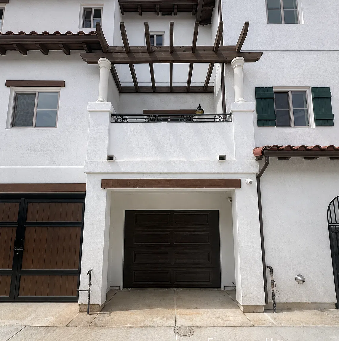 Brand new build! Bright and Spacious Near Main St! — Photo 2