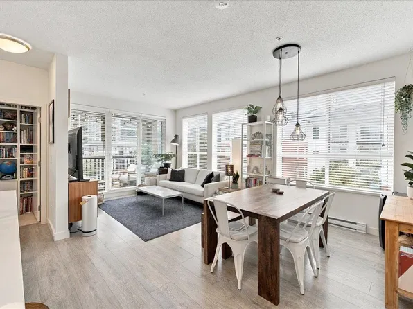 611 Regan Ave #316, Coquitlam, BC V3J 0E5