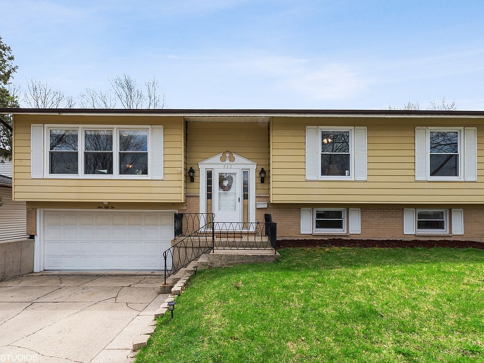 1st image of 952 Yorkshire Dr