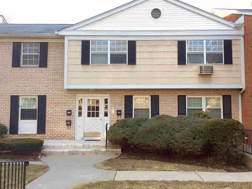 1st image of 304 Parkside Dr #1