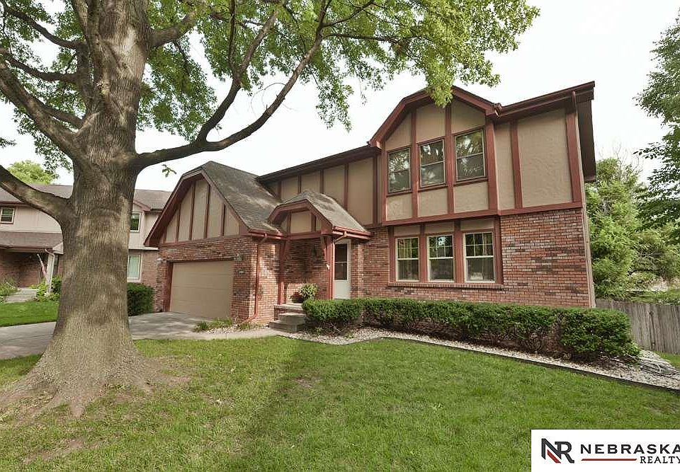 1st image of 815 S 113th Avenue Cir