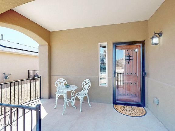 4th image of 2869 Borroughs St