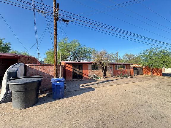 2nd image of 1218 N Tucson Blvd #1