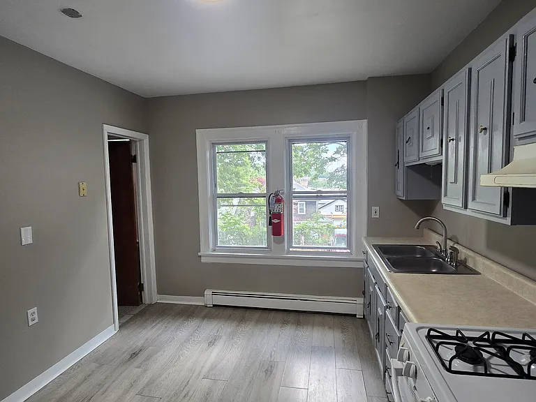 161 Wisner Ave #2L — Photo 13