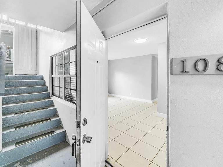 626 SW 14th Ave #108 — Photo 4