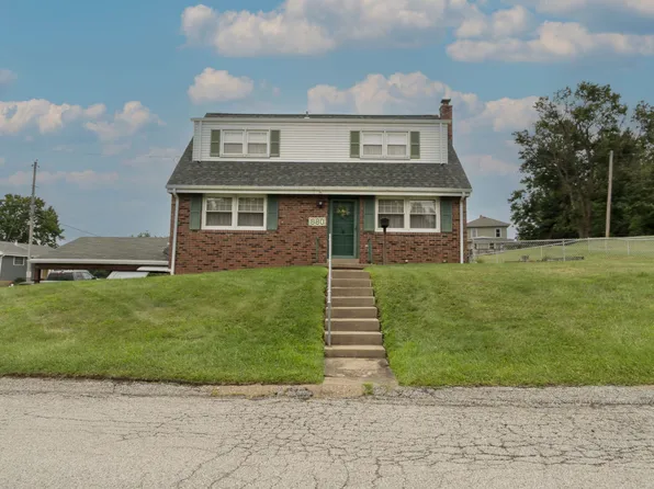 880 E Hill Dr, New Kensington, PA 15068