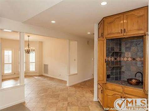 3rd image of 102 Granburg Cir