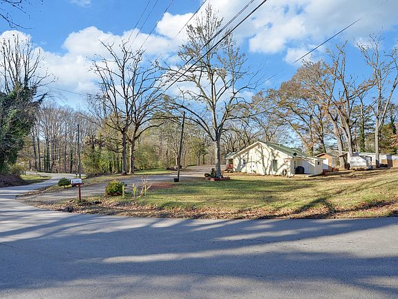 4th image of 209 Crescent Dr