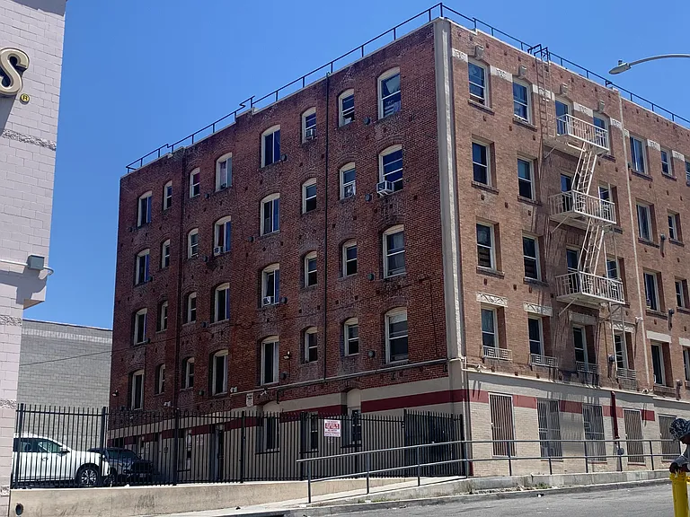 621 S. Union Ave. — Photo 4