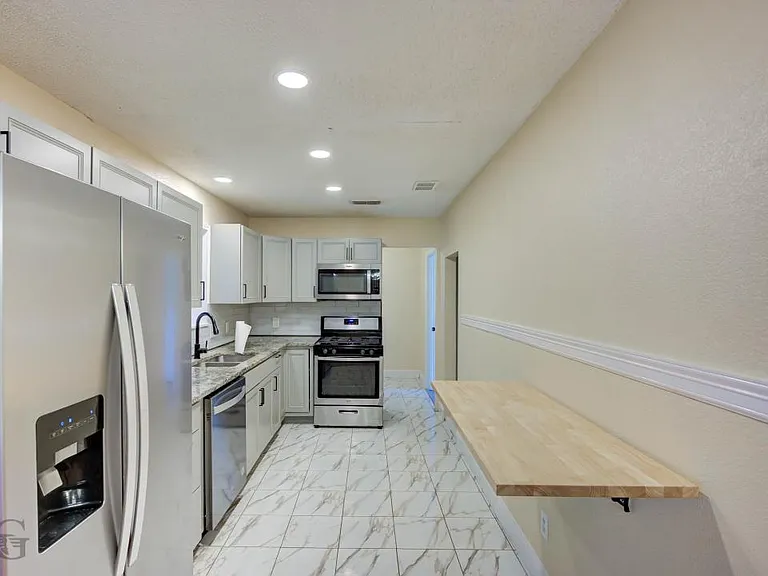1312 Fox St — Photo 9
