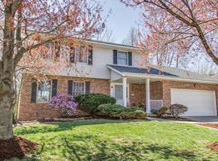 3003 Doral Dr, Godfrey, IL 62035