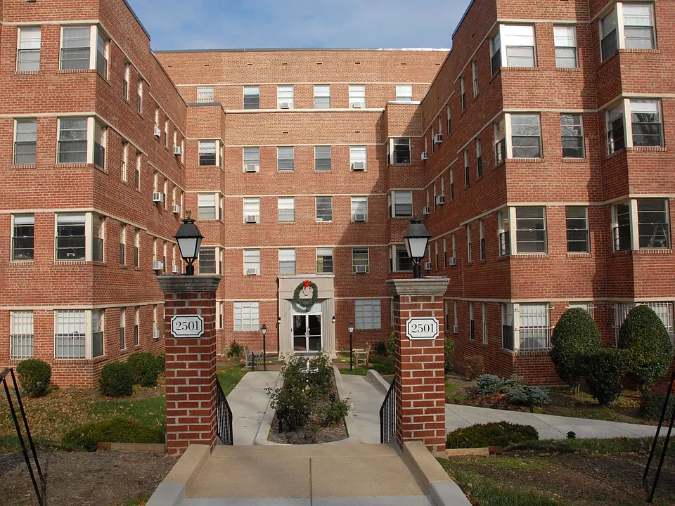 Q Street Apartments