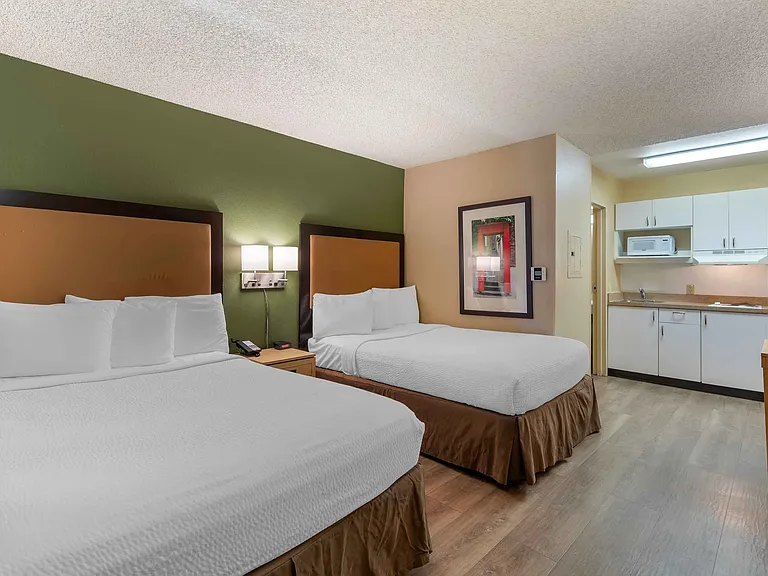 Studio Suite - 2 Full Beds