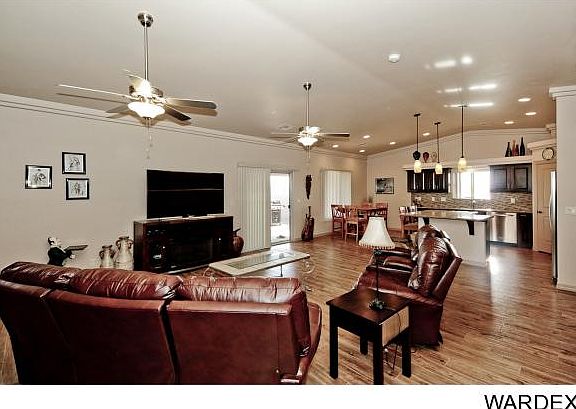 5th image of 2610 Palisades Dr