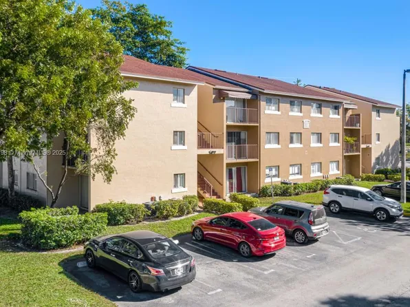 1203 N Benoist Farms Rd APT 206, West Palm Beach, FL 33411