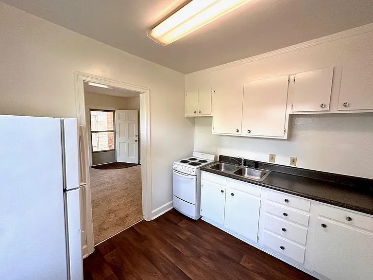 324 Elmhurst Rd — Photo 7